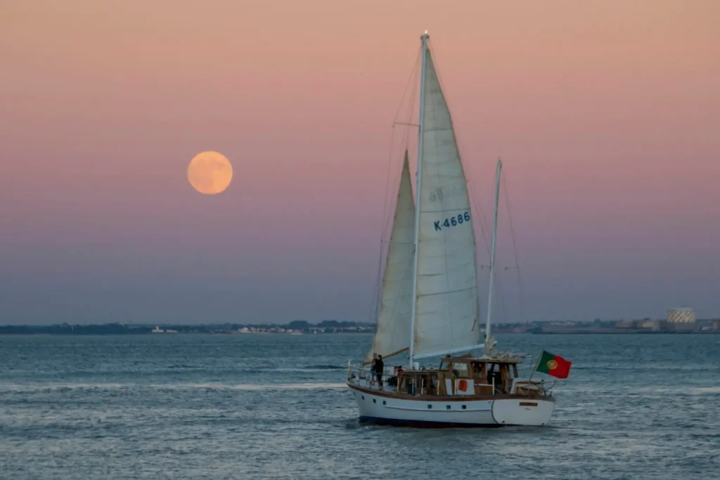 Lisbon Sunset Sailing on the Tagus: the River of the Discoveries – Lisbon (3)